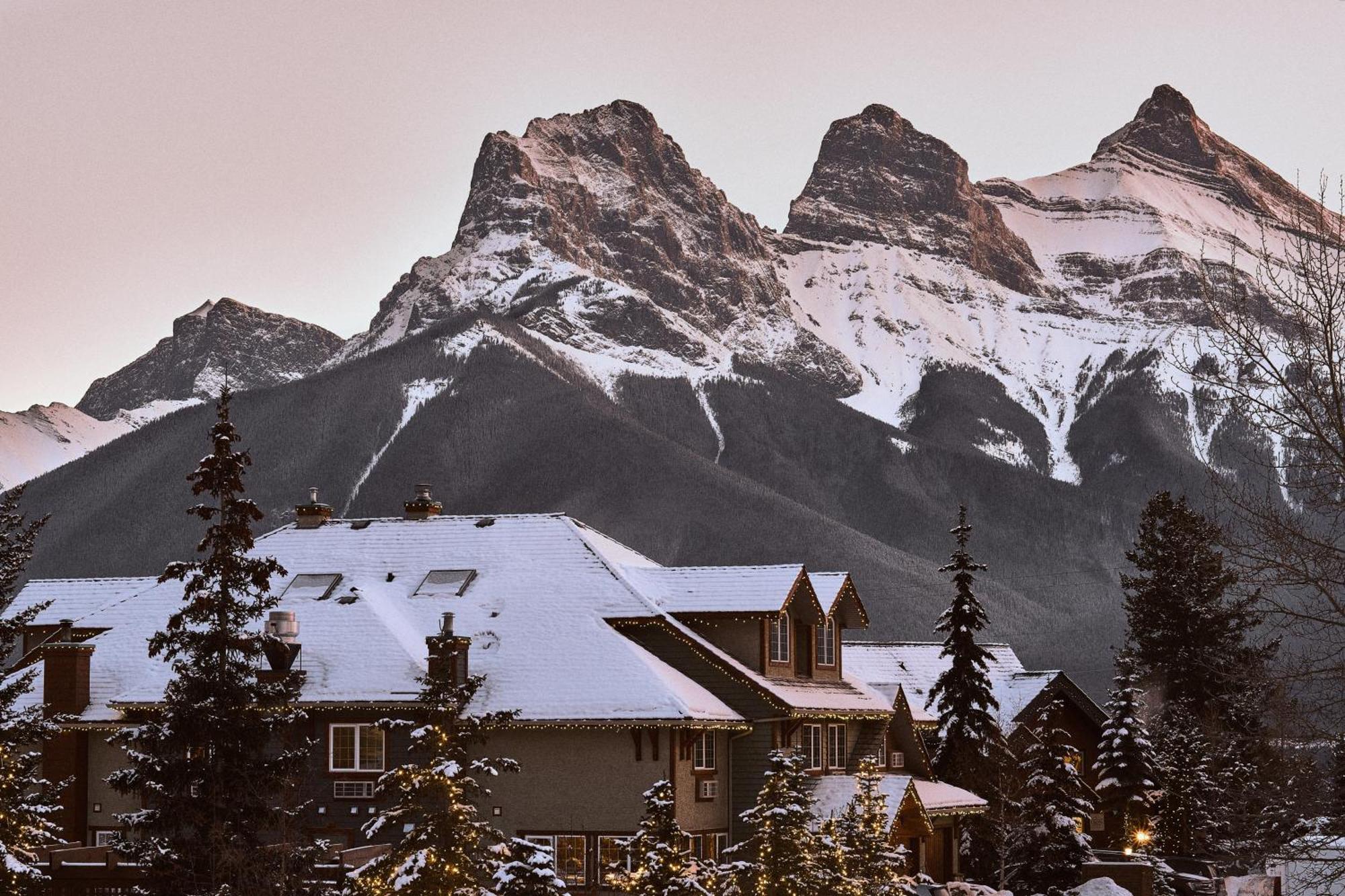 Creekside Villa 4*