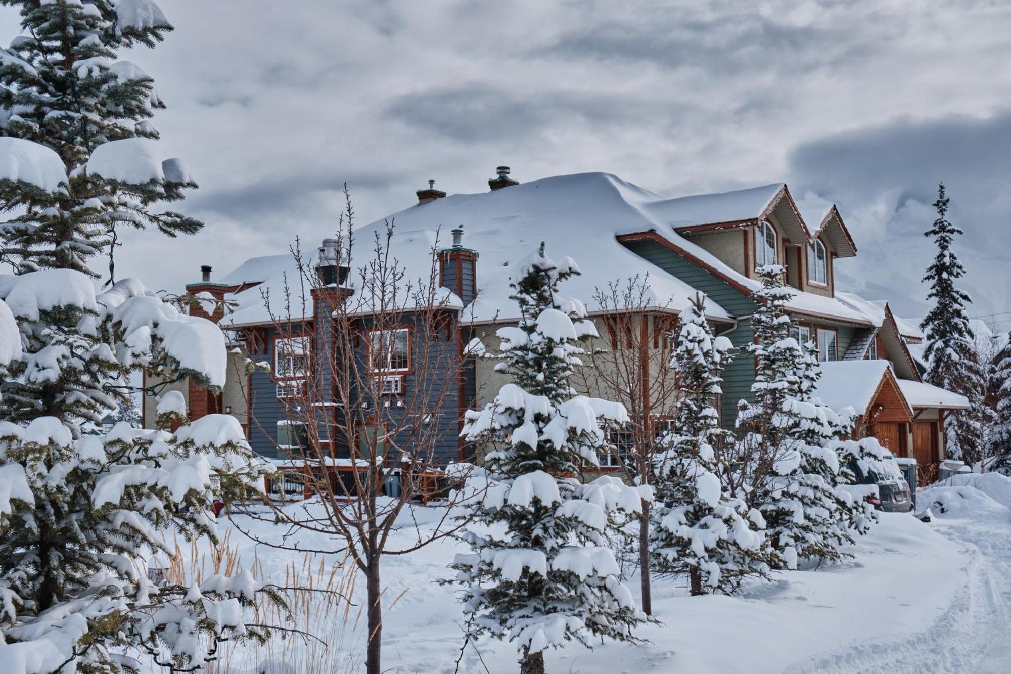 Creekside Villa 4*