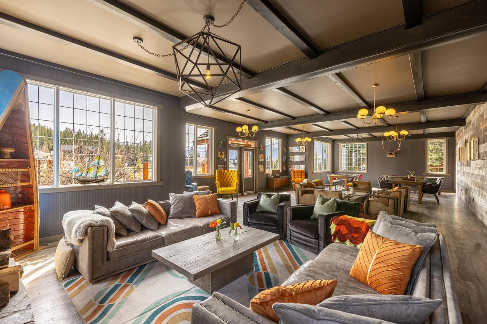 Creekside Villa Inn