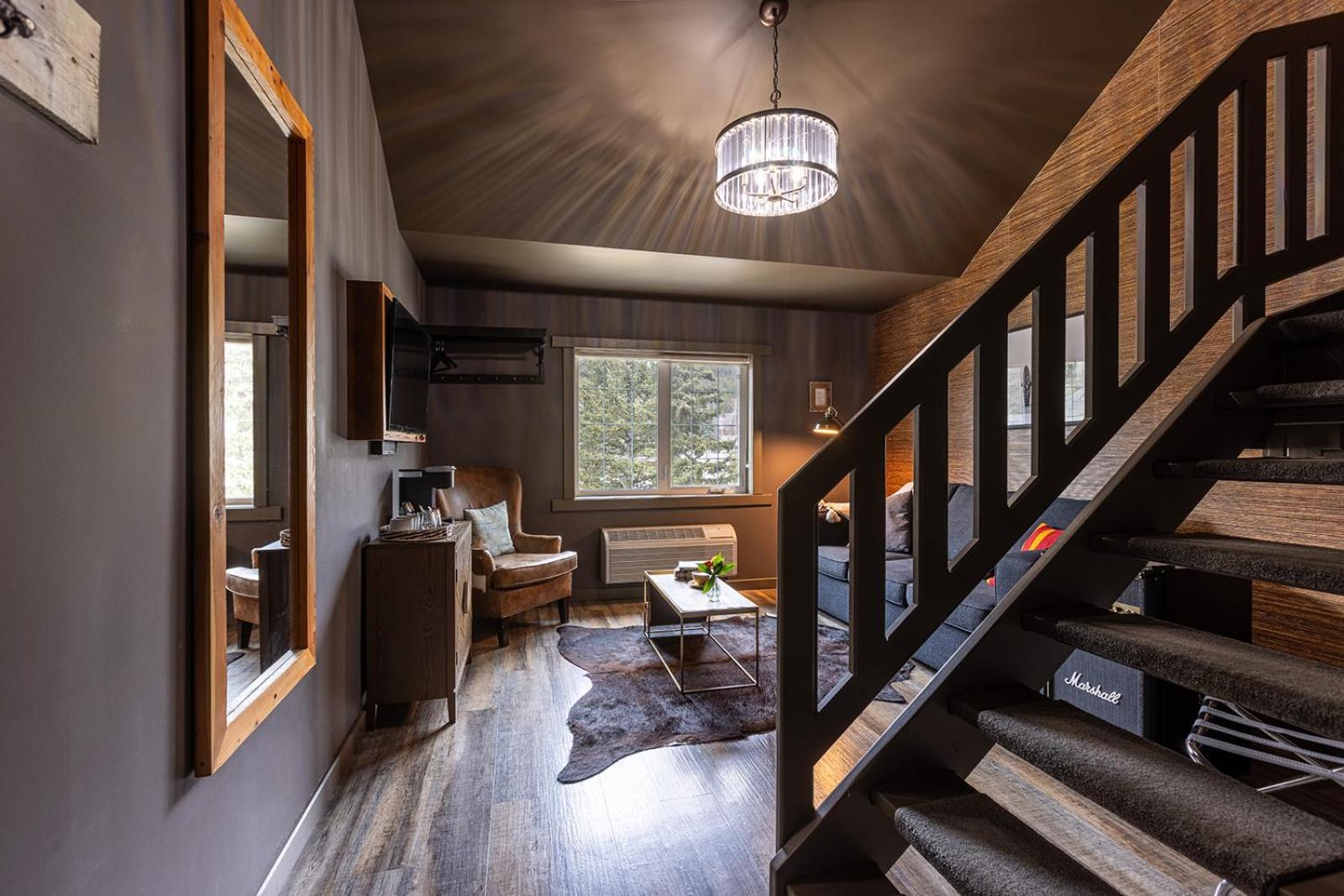 Creekside Villa Inn Canmore