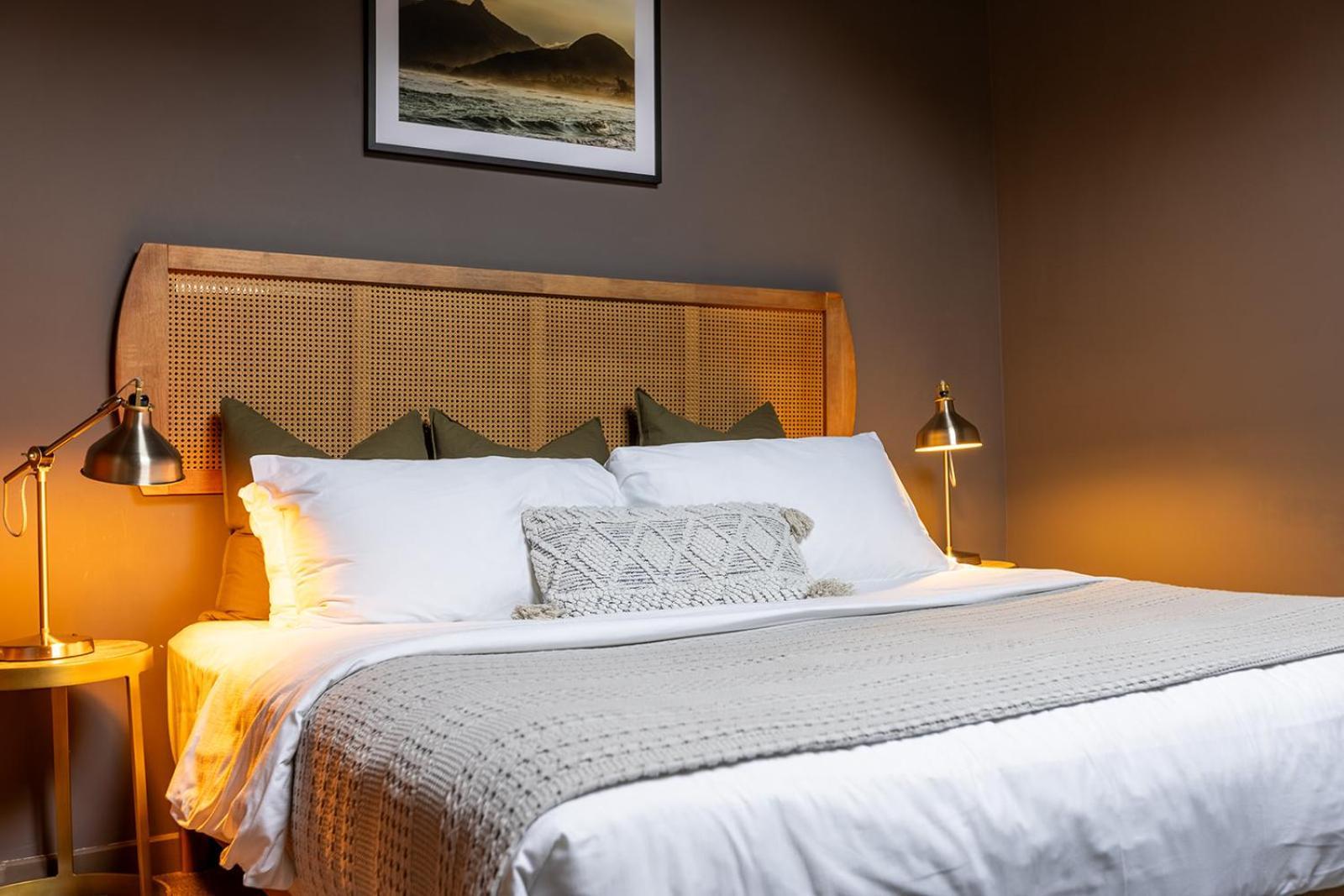 Creekside Villa 4*
