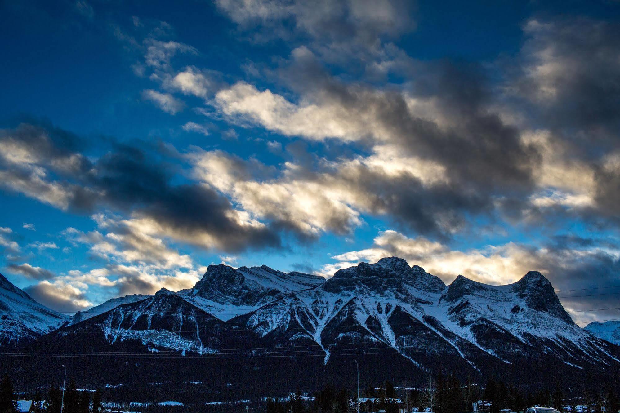 Creekside Villa Inn Canmore